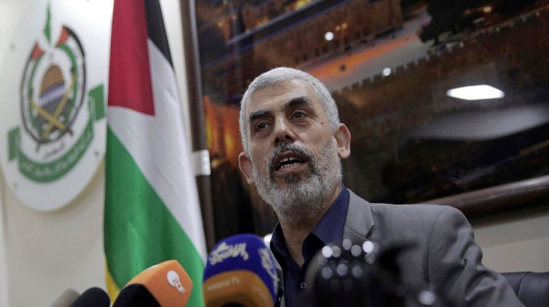 ها آرتز : زعيم حماس السنوار يجعل من نتنياهو أضحوكة